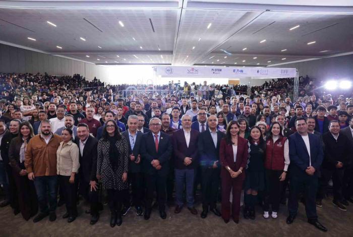 Convoca Bedolla a jóvenes michoacanos a crear red social 100 % mexicana