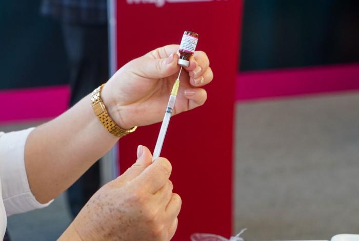 Corre a vacunarte contra influenza, COVID, neumococo, sarampión, hepatitis B y tétanos