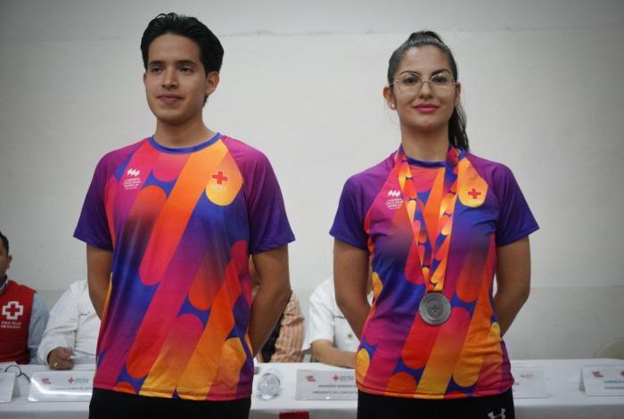 Corre, celebra, ayuda a la Cruz Roja