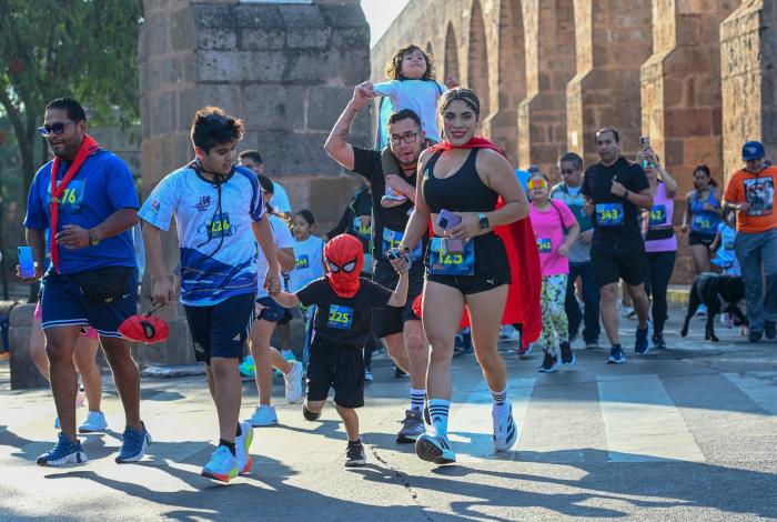 Corren más de mil 400 personas la Carrera Atlética Nicolaita