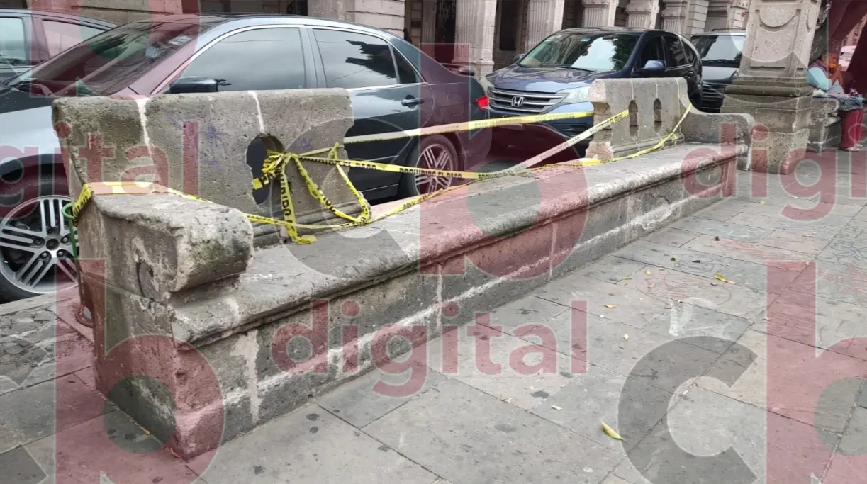 Costará hasta 30 mil pesos la reparación de banca de cantera en Plaza de Armas