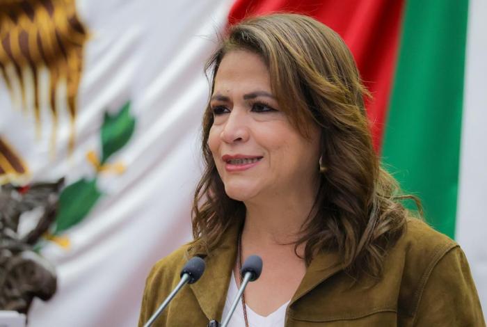 Credencial única de salud facilitará atención para más de 450 mil adultos mayores: Fabiola