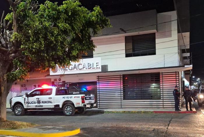 Criminales asaltan oficinas de Megacable en la colonia Morelos, en Uruapan