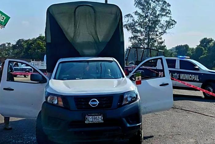 Criminales asesinan a dos hombres a bordo de una camioneta en Carapan