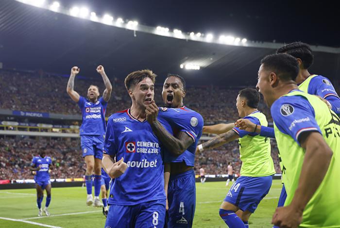 Cruz Azul sufre, pero vence al Guadalajara y va a la final del Clausura 2026