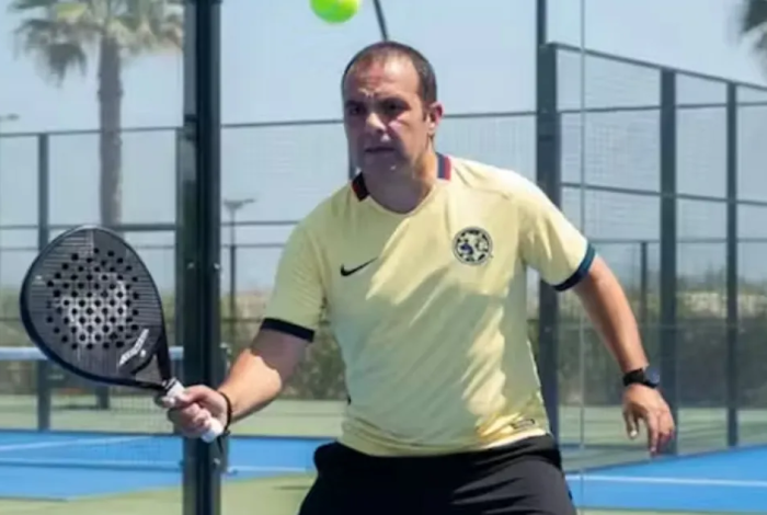 Cuauhtémoc Blanco es criticado por presuntamente jugar pádel durante sesión legislativa
