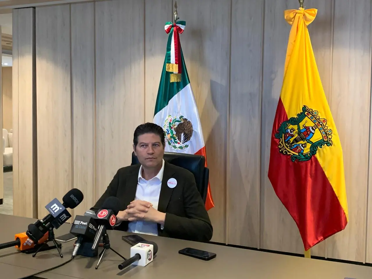 Cuestiona Alfonso Martínez ayuda a Cuba frente a carencias en México