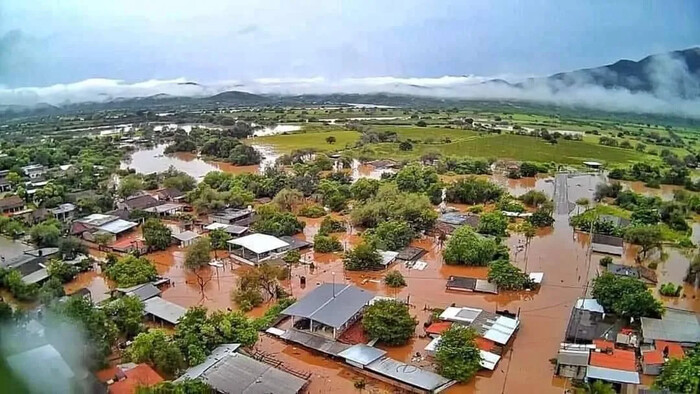 Daños Severos y Cientos de Refugiados en Michoacán por la Tormenta John