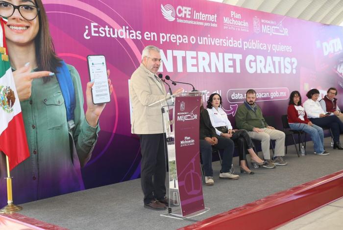 Data incluye 4GB mensuales, redes sociales, mensajes y llamadas ilimitadas para estudiantes: Bedolla