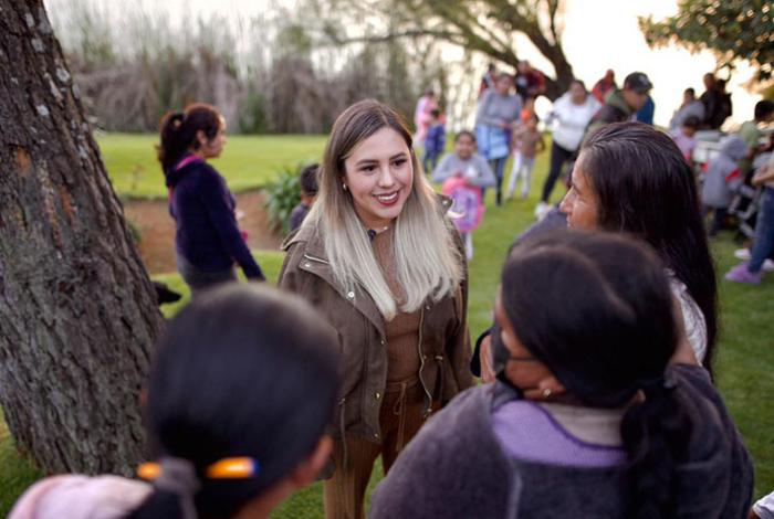 Dayana Pérez Mendoza impulsa la educación en Salvador Escalante con entrega de mochilas en Jujucato