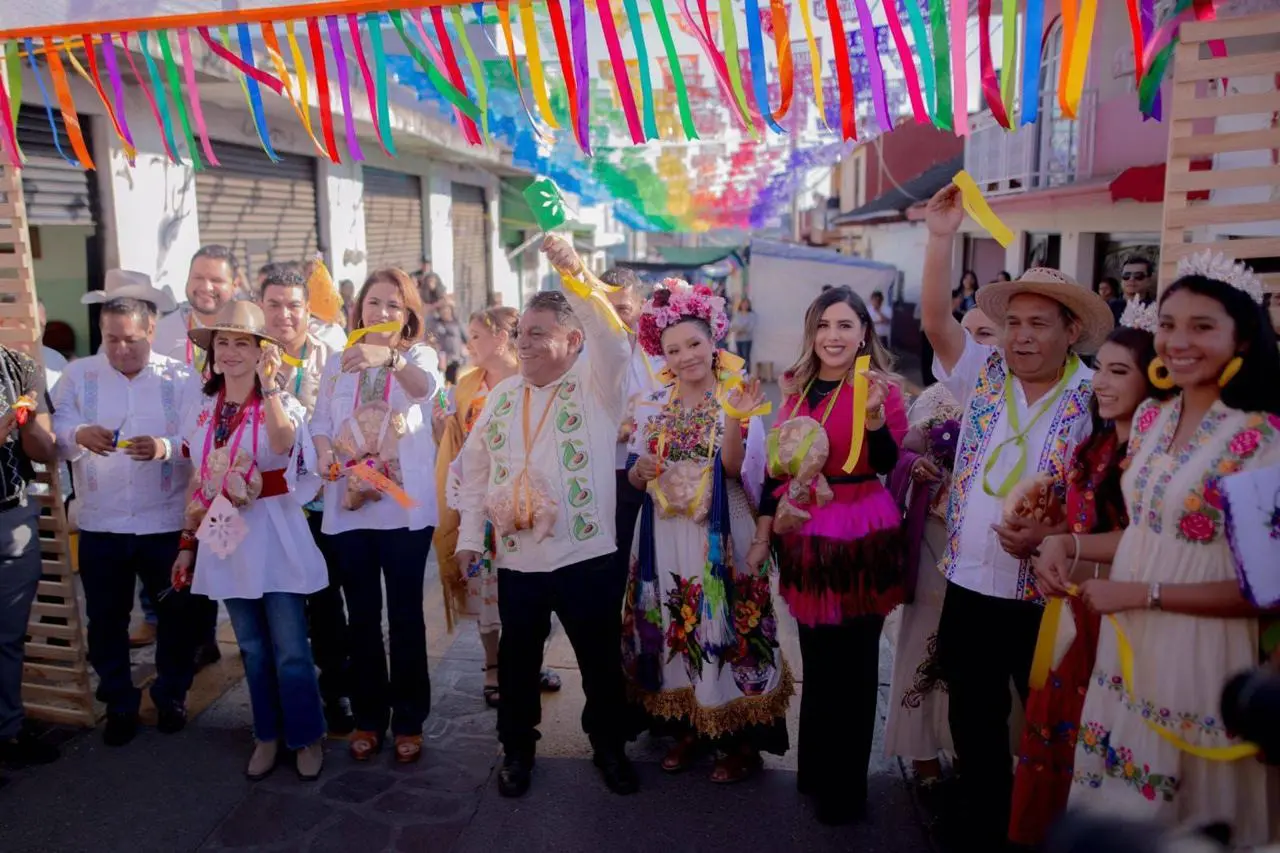 Dayana Pérez Mendoza impulsa el turismo con la Feria del Genario en Tingambato