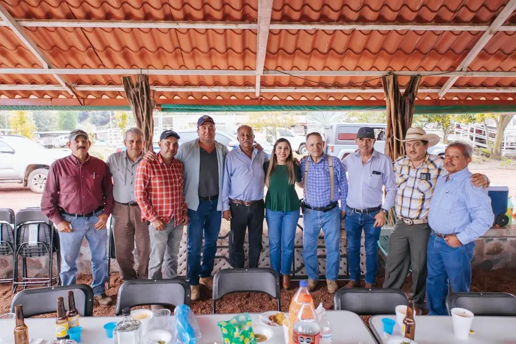Dayana Pérez Mendoza se reúne con productores de aguacate en Salvador Escalante