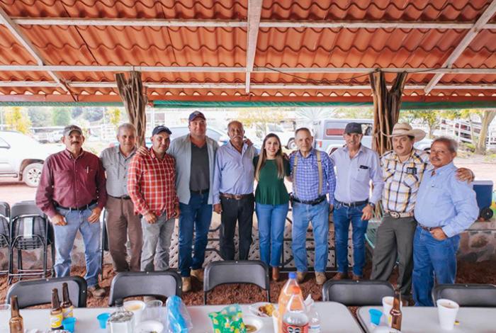 Dayana Pérez Mendoza se reúne con productores de aguacate en Salvador Escalante