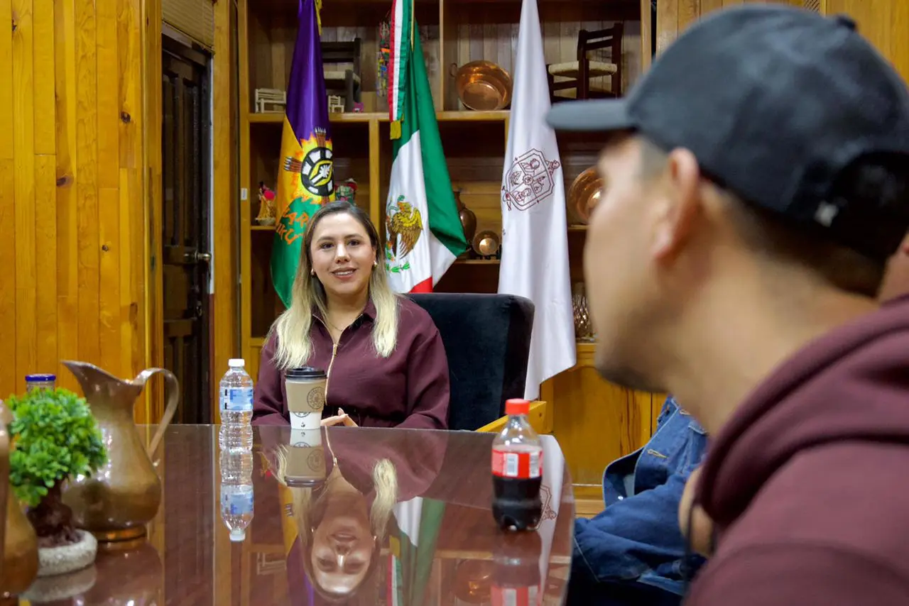 Dayana Pérez revisa preparativos de las fiestas patronales de Paramuen