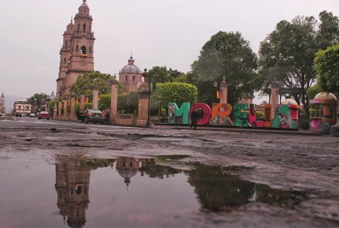 De chubascos con lluvias puntuales fuertes a onda de calor, el pronóstico del clima para Michoacán