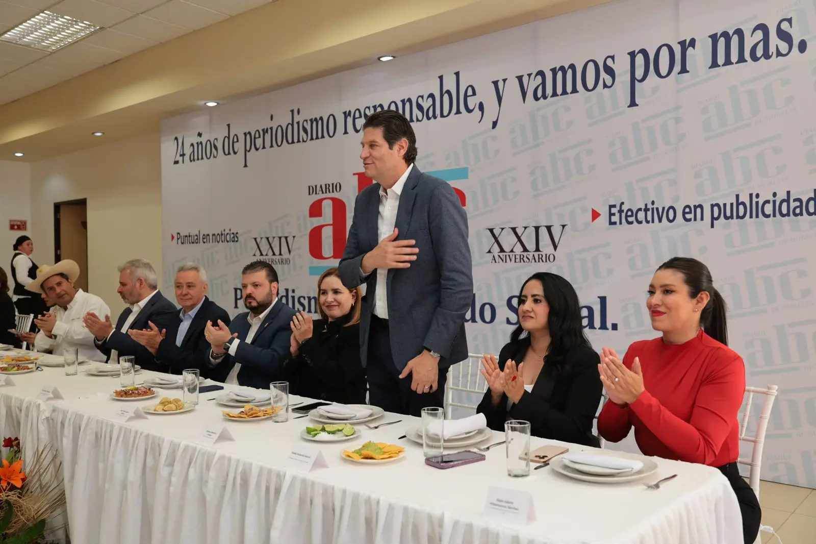 De esta mesa va a salir el que me va a suceder, anticipa Bedolla