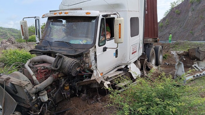 Dejan accidentes viales en la Siglo XXI daños materiales y heridos leves