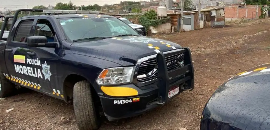 Dejan mujer maniatada y con el rostro encintado en Morelia