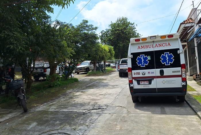 Delincuente ataca a tiros a dos hombres en la colonia 28 de Octubre, de Uruapan, y uno muere