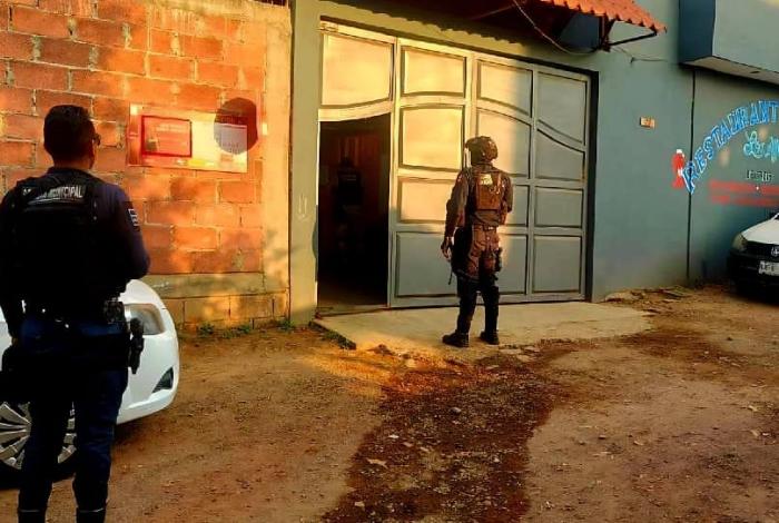 Delincuentes atacan a balazos restaurante “Los Aguacates” de Uruapan