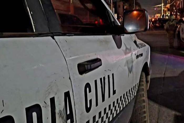 Delincuentes balean una casa y dejan un narcomensaje, al norte de Uruapan; hay un herido