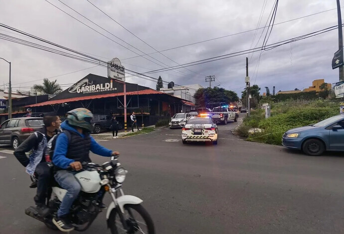 Delincuentes intentan robo de auto a mujer en Lomas de Vista Bella, Morelia