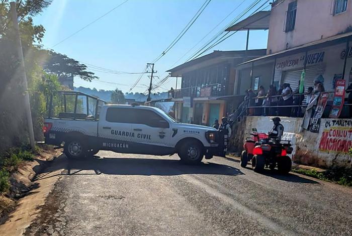 Delincuentes irrumpen en una lonchería de Ziracuaretiro y asesinan a una mujer