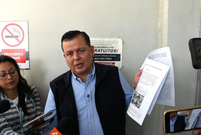 Denuncia penalmente Memo Valencia a Leonel Godoy