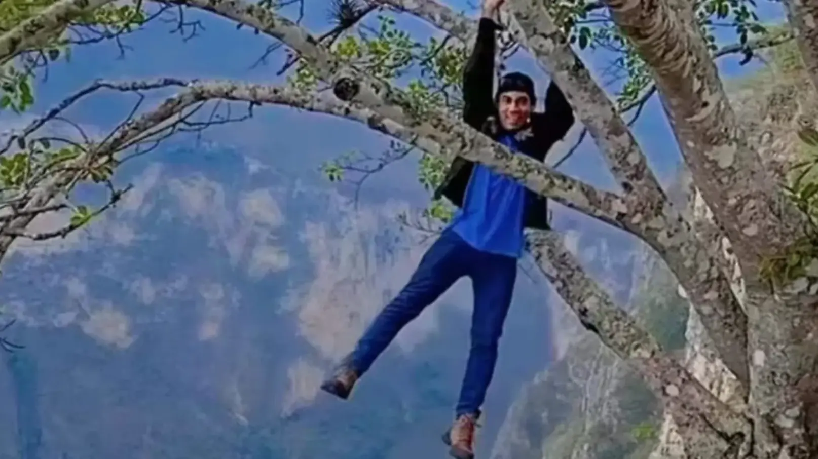 Denuncian a influencer por colgarse de árbol en el Cañón del Sumidero