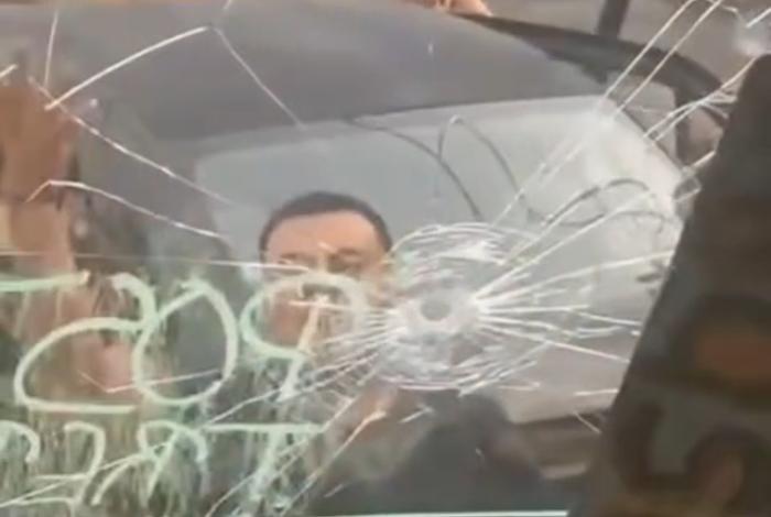 Desconocidos apedrean camión suburbano de la ruta Camponube