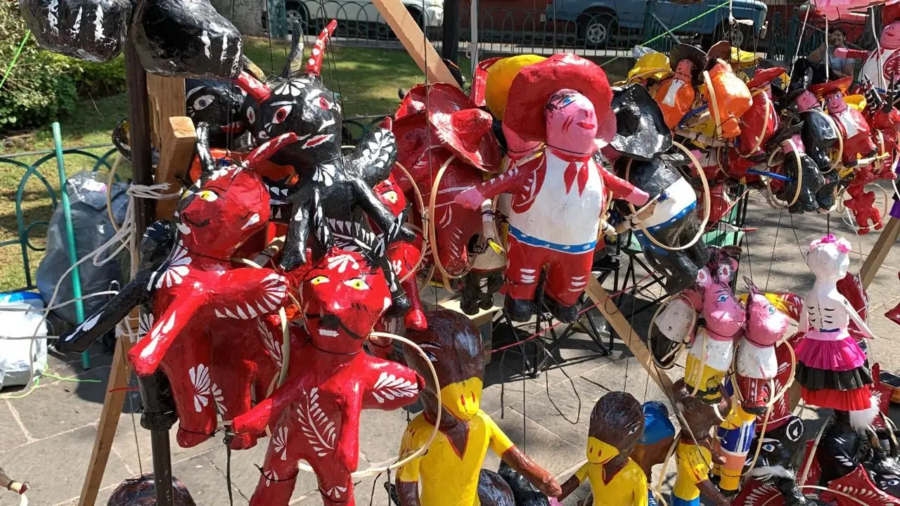 Desde 30 pesos los Judas de cartón en Morelia