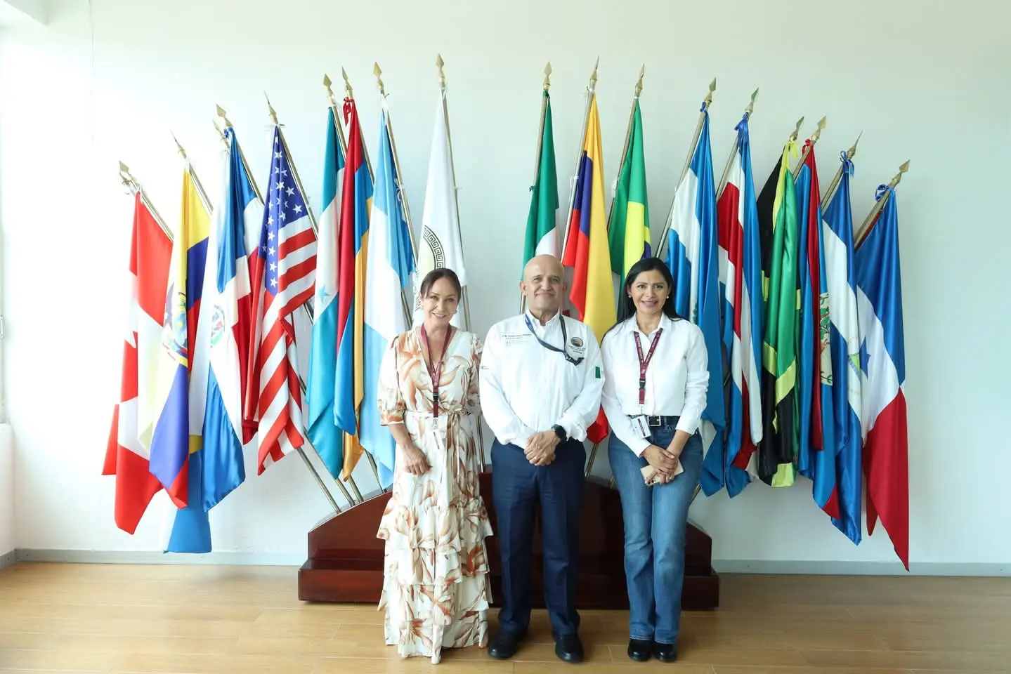 Desde el Senado se apoya e impulsa el desarrollo del puerto de Lázaro Cárdenas: Araceli Saucedo