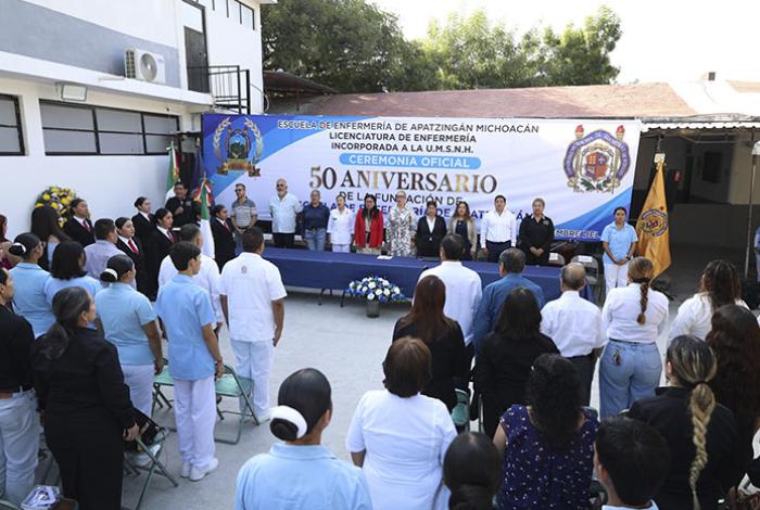 Desde las aulas se gesta la paz en Michoacán, pronuncia Yarabí Ávila en Apatzingán