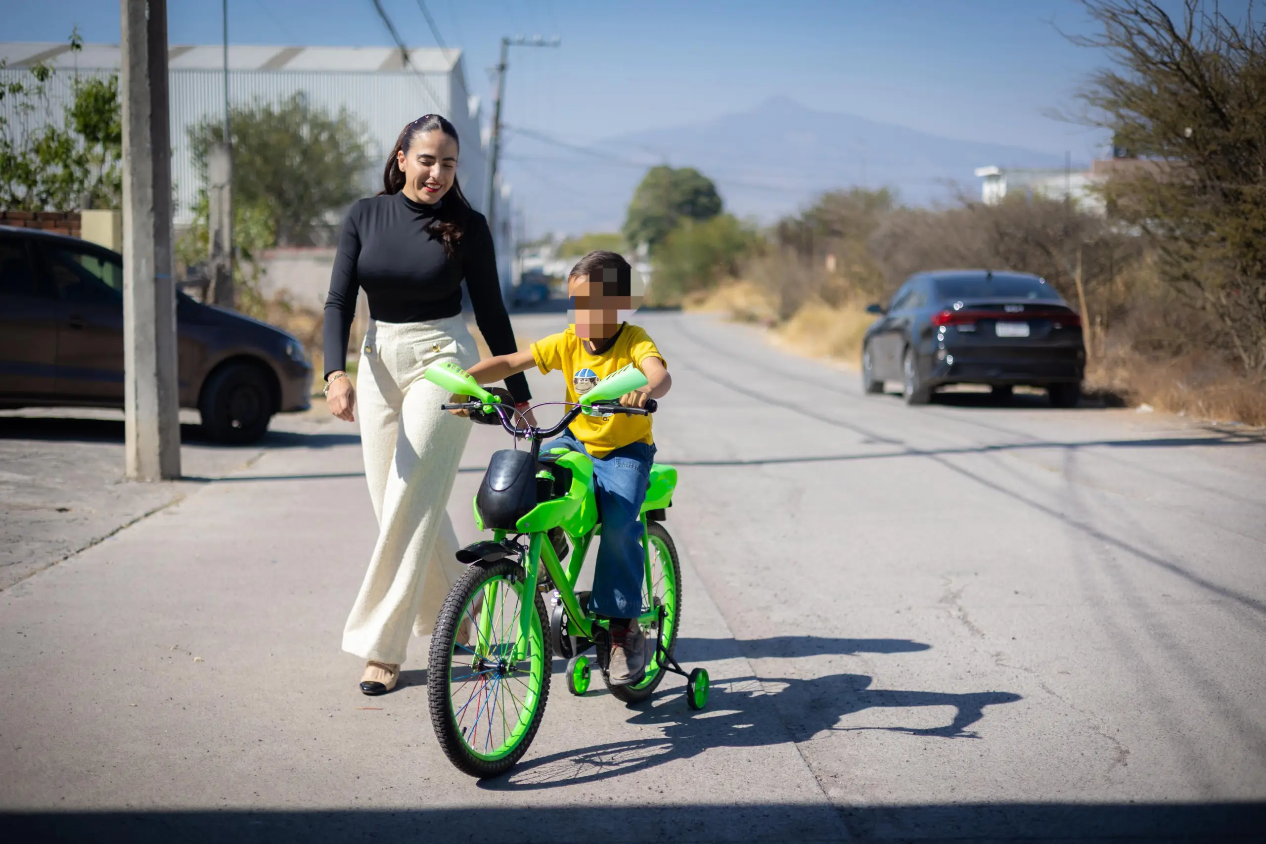 Desde las calles y con amor, Giulianna Bugarini lleva alegría a la niñez de Morelia