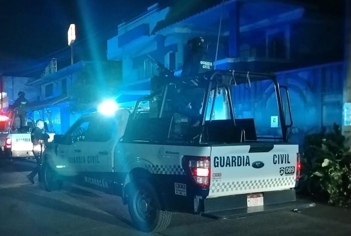 Desde una motocicleta balean fachada de vivienda, en Uruapan