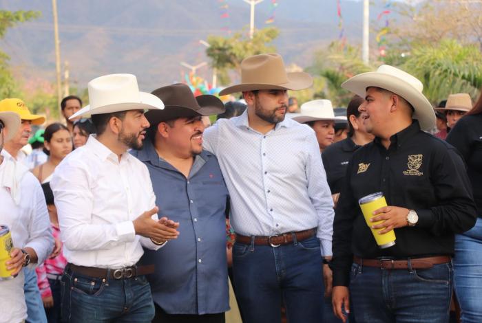 Destaca Octavio Ocampo producción platanera en inauguración de la Feria Regional del Plátano en Coahuayana