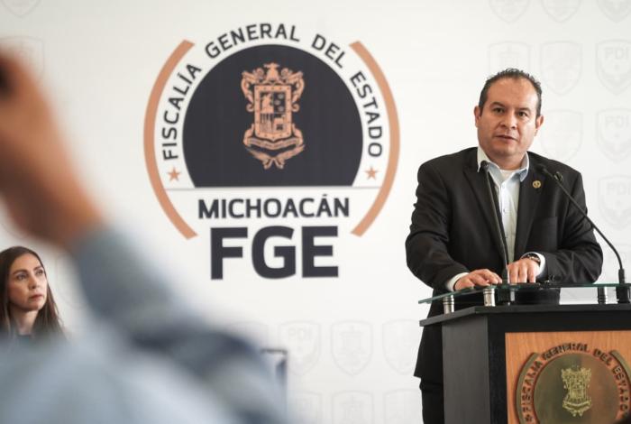 Detención del director y subdirector de la Policía Municipal de Zacapu; por robo calificado: FGE