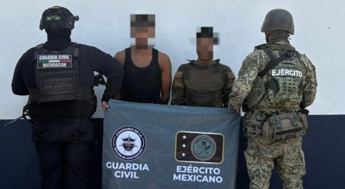 Detenidos 2 hombres en Apatzingán con fusiles y explosivos: SSP