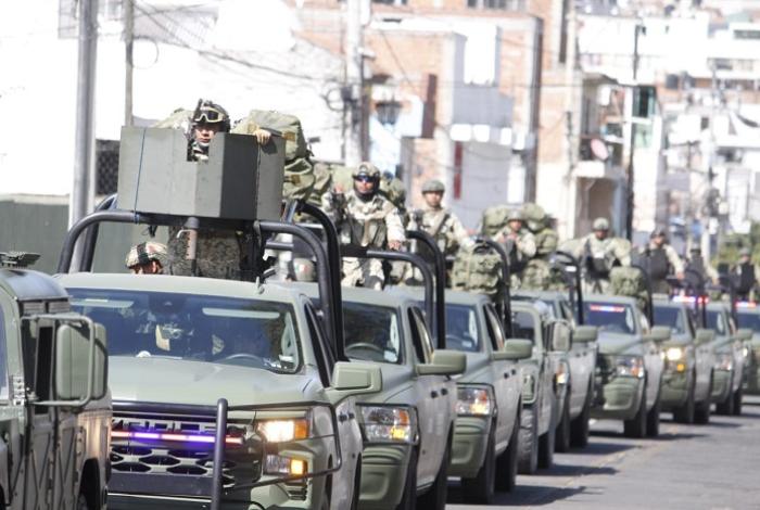 Detienen a 10 personas en Michoacán con armas de fuego y en posesión de drogas