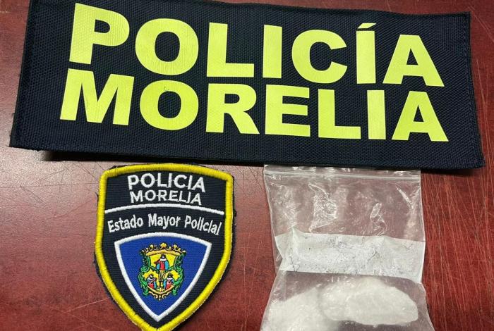 Detienen a un hombre en Morelia; cargaba con dr0g4 cristal