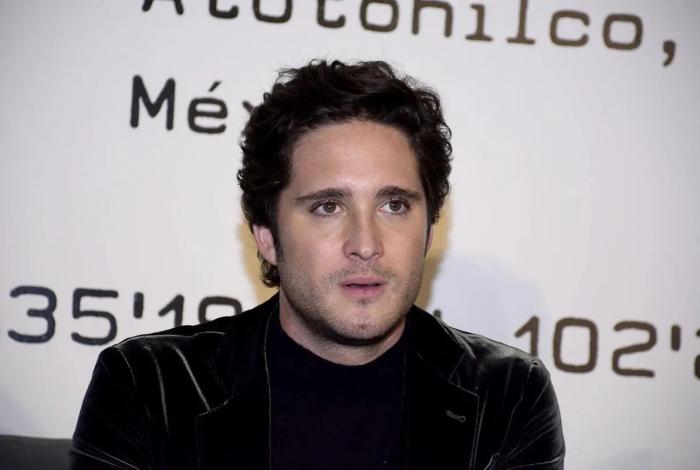 ¿Diego Boneta canta mejor que Luis Miguel?