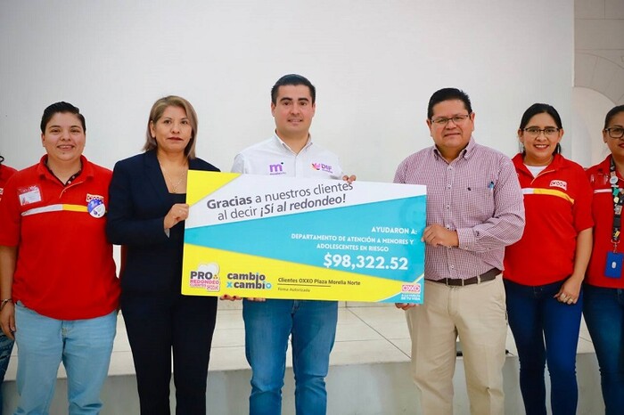 DIF Morelia recibe donativo de Redondeo OXXO en favor del CAMAR