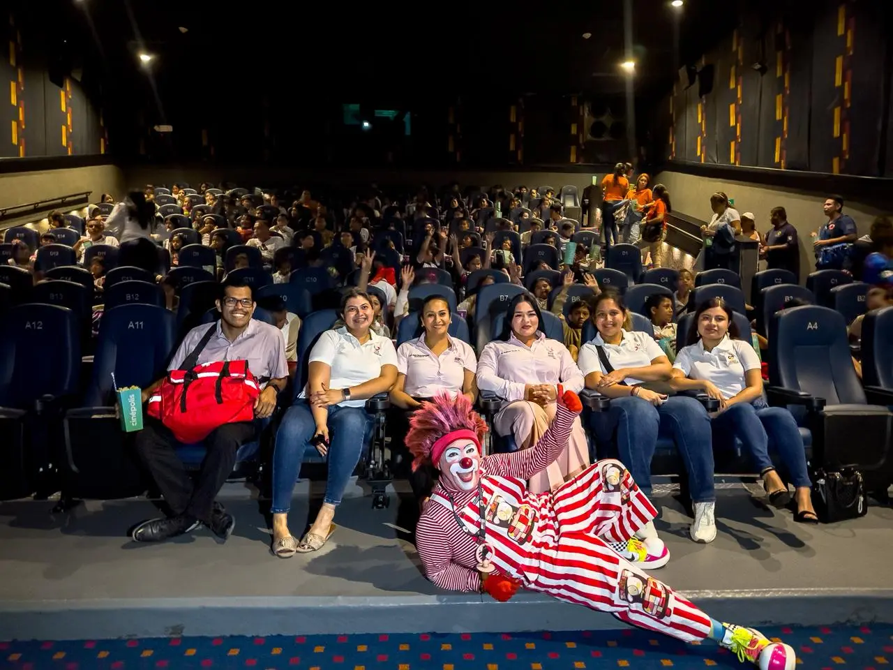 DIF Municipal Realiza Función de Cine y Entrega Reconocimiento a Cinépolis