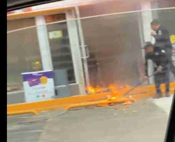 Diferencias entre particulares origina conato de incendio en un Oxxo de Morelia