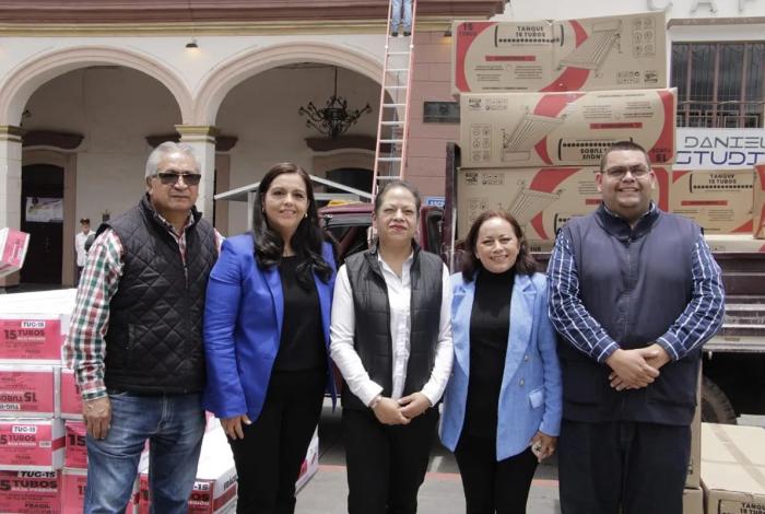 Diputada Tere Herrera entrega apoyos para vivienda digna en Hidalgo