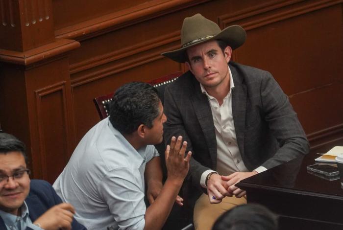 Diputado independiente prepara ‘Ley Manzo’