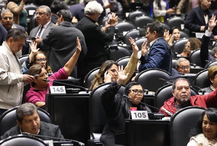Diputados aprueban propuesta que prohíbe cobros por cancelar tarjetas de crédito