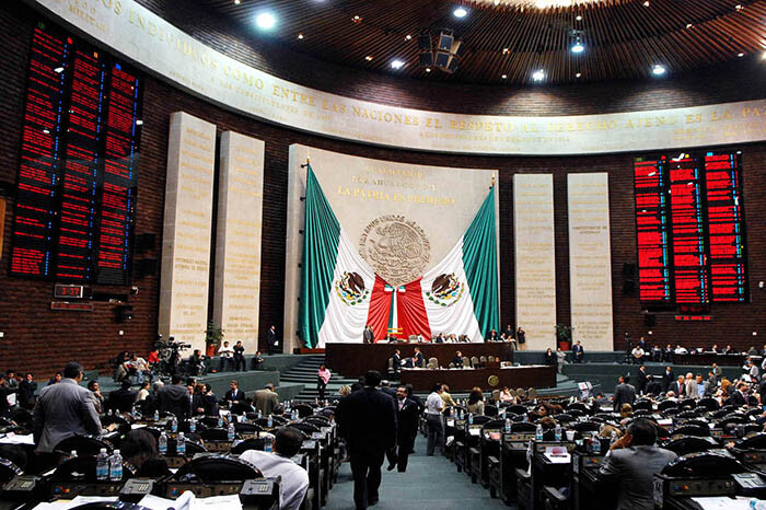 Diputados federales de la 4T aprueban 16 reformas, pero tienen 546 en la congeladora