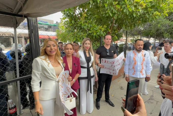 Diputados protestan y abandonan sesión en Apatzingán