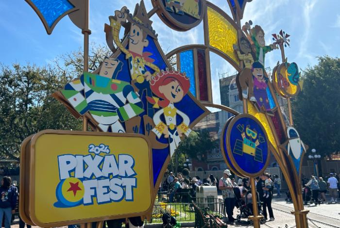 Disney invertirá mil millones de dólares en OpenAi y dejará que chatGPT use sus personajes